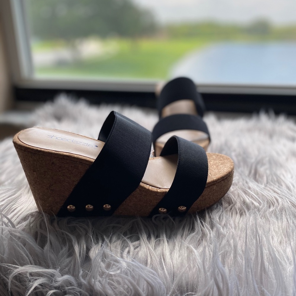 Black Wedges